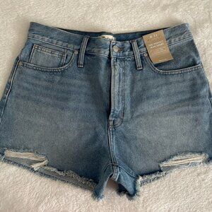 NWT Madewell Perfect Jean Short in size 31